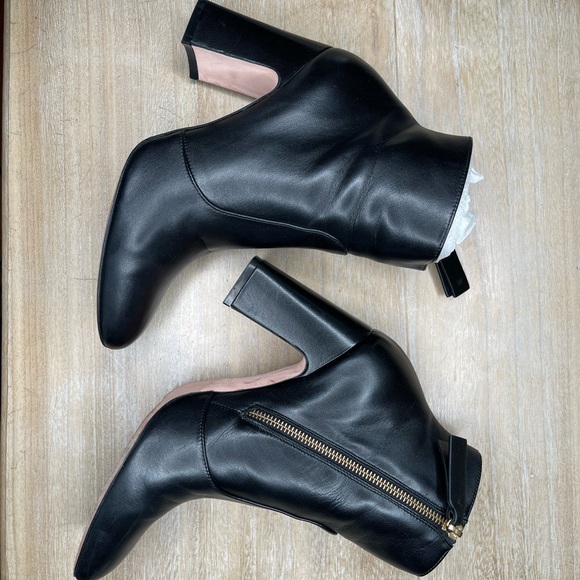 Stuart Weitzman boots - Picture 2 of 16